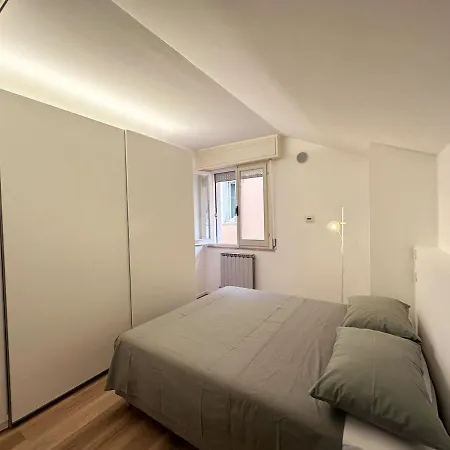 Via Foscolo 65 Rn Appartement *