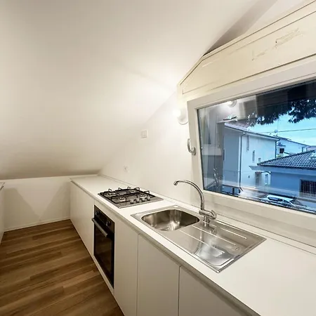 Via Foscolo 65 Rn Appartement *