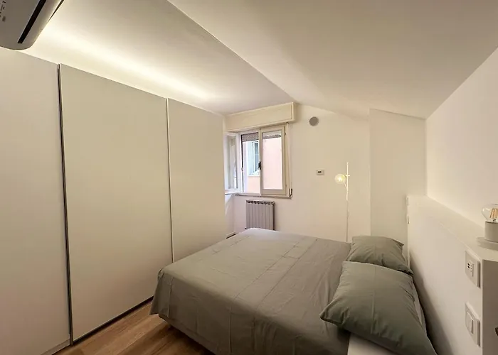 Via Foscolo 65 Rn Апартаменты *